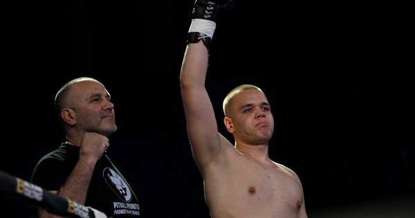 Legendarni Dževad Poturak sa sinom na meču /GALERIJA/