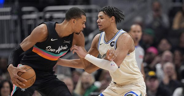 Tripl-dabl, ali ne Vembijev: San Antonio deklasirao nemoćni Milvoki! /VIDEO/