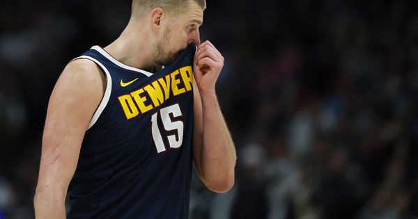 "Prerano smo krunisali Jokića!" Legendarni NBA košarkaš opleo po Džokeru: Ume samo da poentira