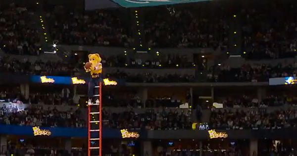 Jokić dobio konkurenciju: Potez o kojem bruji cela planeta, morala je da reaguje i NBA liga! /VIDEO/