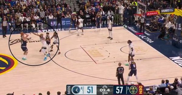 Neće, neće, ali kad je stani-pani Jokić ne promašuje: I to preko Gobera sa 10 metara! /VIDEO/