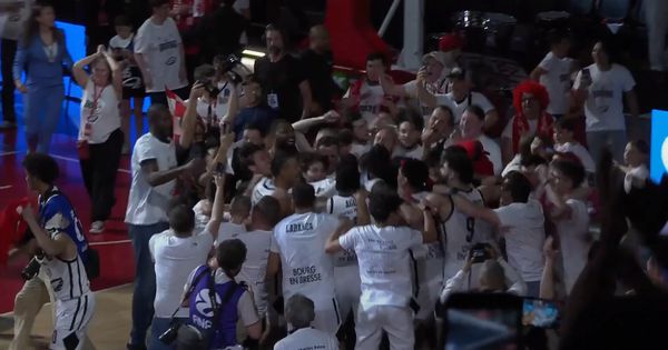 Istorijska scena u Francuskoj: Veliko slavlje navijača i igrača Burga posle evropskog trofeja /VIDEO/