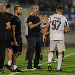 PARTIZAN U ŽIVOM BLATU Klub u najgorem stanju u poslednjih 10 godina, utakmica godine je iza ćoška, a svi se pitaju - šta će biti sa Ilijom Stolicom?