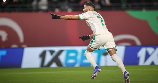 Akcija za anale svetskog fudbala: Gol posle 109 dodavanja i 5 minuta i 34 sekunde! /VIDEO/