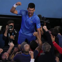 "Obara rekorde i sa kauča!" Novak Đoković je prestigao Štefi Graf, a ovako su reagovali Nemci: VUK JOŠ NIJE SIT!