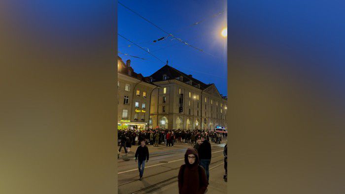 🎥 Navijači Zvezde u velikom broju stigli u Bern