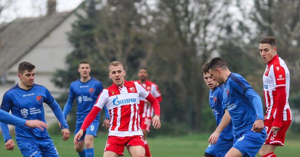 Demonstracija crveno-bele sile: Zvezda do vrha napunila mrežu Obilića!