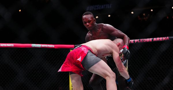 "Bog me je spasio!" Senzacija u Sijetlu: Džo Pajfer nokautirao Adesanju /VIDEO/