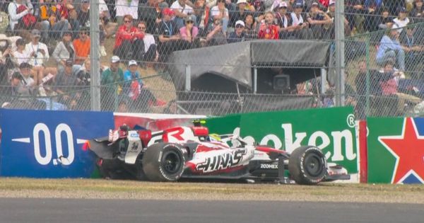 Težak udes Olivera Bermana u Suzuki: Bolid uništen, Britanac napustio stazu hramljući!