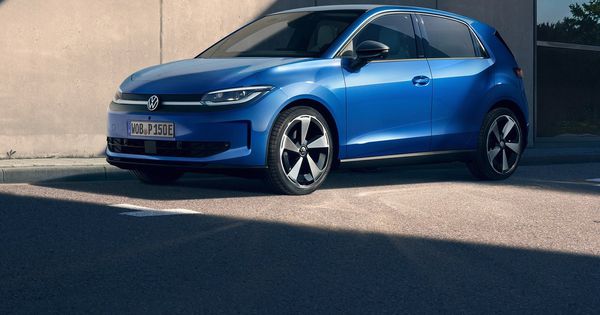 Vratio se narodni automobil: Novi Folksvagen Polo troši samo struju, unutra krije “dušu” Bube, a cena je šok!