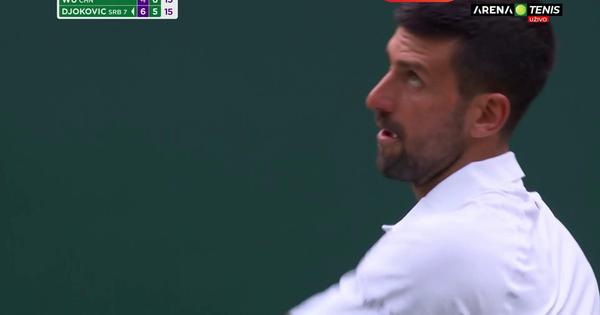 Opet, opet i opet: Novak još jednom gadno proklizao na travi, izraz lica sve govori!