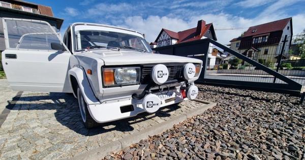 Da li je ovo realno?! Lada stara 45 godina se prodaje za 63.000 evra: Košta kao novi Mercedes ili BMW, a ljudi ne veruju šta ima ispod haube!
