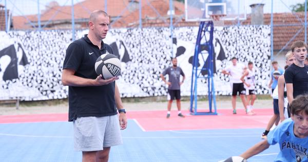 ”Ako si sebičan, idi na tenis!" Novica Veličković decu uči lekcijama Duleta Vujoševića i priznaje: Totalna sam kontra od kad sam završio karijeru /VIDEO/