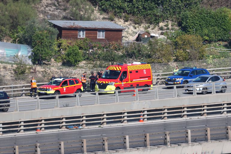 Spasioci uspeli da sklone fudbalera sa mosta: Hteo je da skoči u provaliju sa 100 metara /VIDEO/