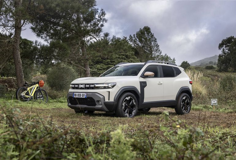 Pogledajte prve fotografije nove Dačije Daster! Da li je ovo SUV koji će da napravi haos u 2024. godini?