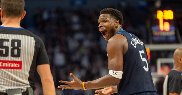 "Priroda je pozvala!" Entoni Edvards otkrio bizaran razlog zašto nije počeo meč protiv Maveriksa