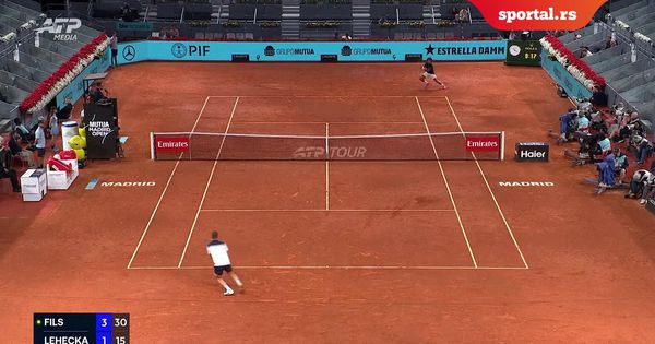 Fils igra tenis života!