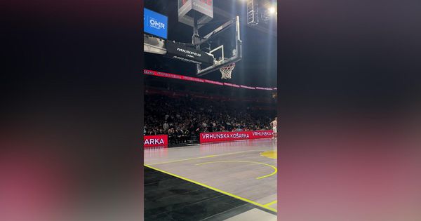 Cela Arena skandira jedno ime!