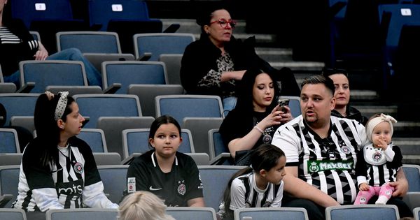 Prazne tribine sat vremena pre meča Partizana i Slobode