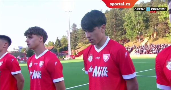 Zagrmelo "Bože pravde" na Ubu: Fudbaleri pevali kao jedan!
