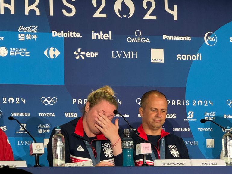 Zorana Arunović plače na konferenciji na spomen Bobane Veličković (foto: Sportal)