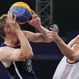 Srpski basketaš dobio jeziv udarac u glavu: Amerikanac laktom raskrvario Vasića!