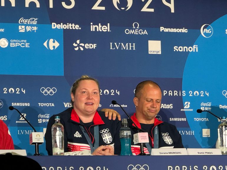 Zorana Arunović plače na konferenciji na spomen Bobane Veličković (foto: Sportal)