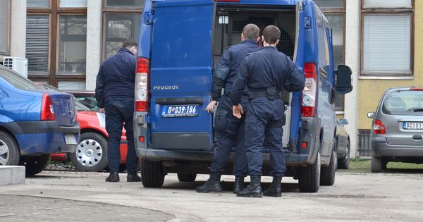 Uhapšen huligan (26): Pretukao dvojicu starijih muškaraca na utakmici!