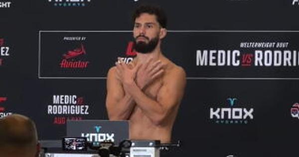 Skandal nad skandalima: Drski Albanac prokazao dvoglavog orla pred UFC usred Beograda!