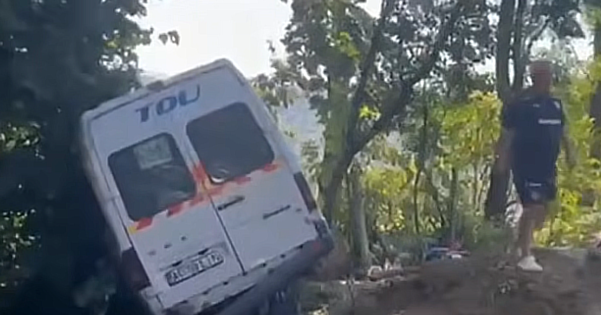 Tragedija: Minibus sa fudbalerima Dinama sleteo s puta, ima poginulih!