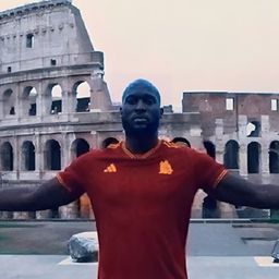 Euforija u "večnom gradu": Lukaku i zvanično obukao dres Rome, pogledajte kako je rimski klub predstavio veliko pojačanje /VIDEO/