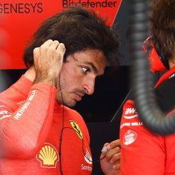 F1-hírek: Sainz üzent, miután a Ferrari szerződtette a helyére Hamiltont
