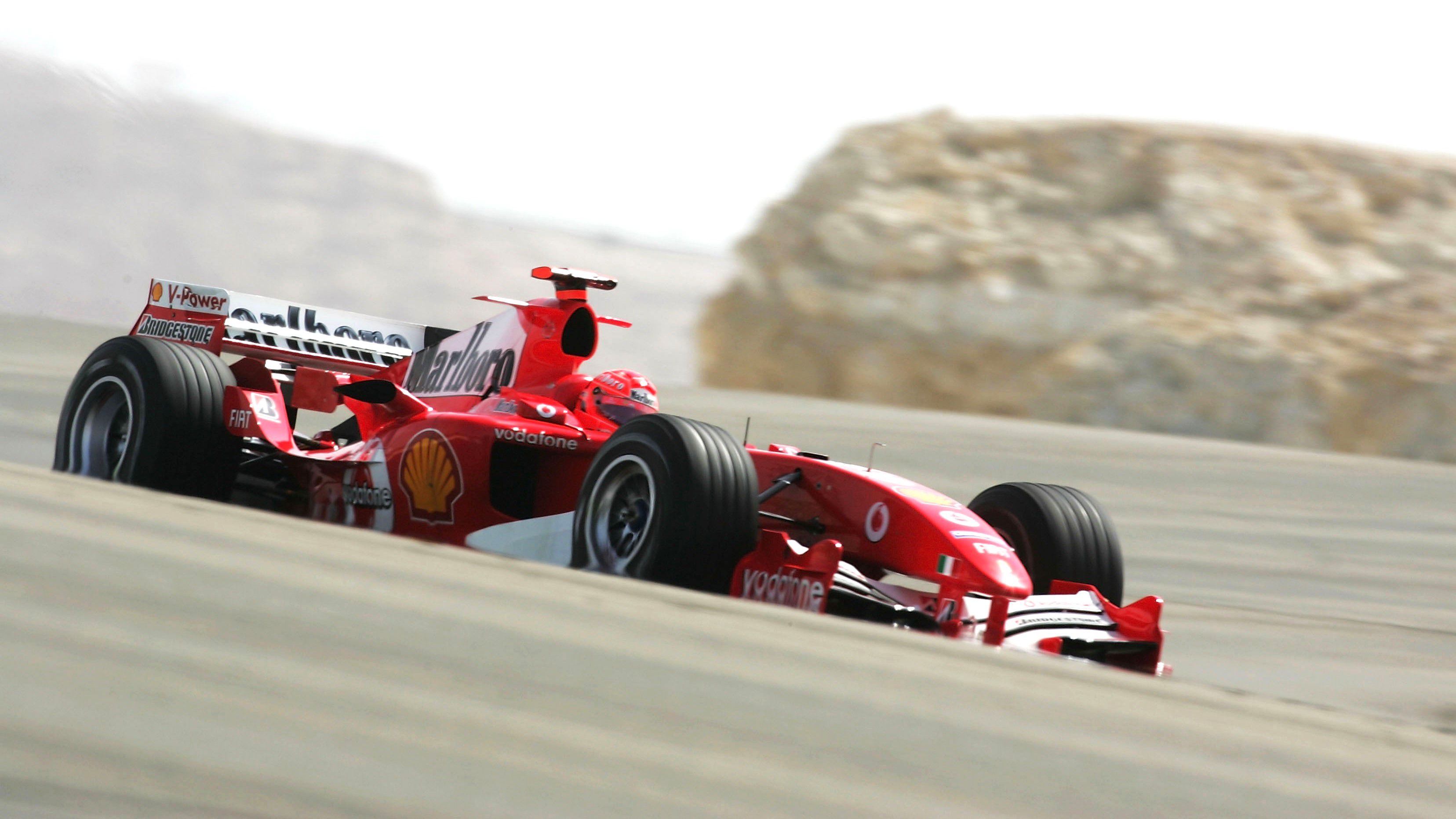 Michael Schumacher köröz a történelem legforróbb Forma–1-es versenyén.
