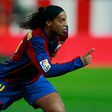 Fantasztikus ollózás: Ronaldinho 15 éve lőtte az utolsó gólját a Barcában – videóval