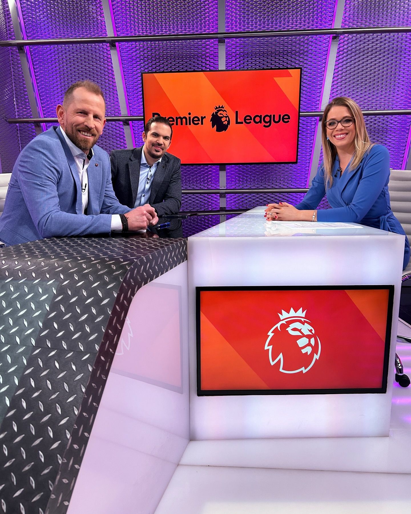 A Spíler TV-n Szedmák Zita műsorvezetővel és Soós Márk szakértőtársával együtt elemzik az angol élvonalbeli 
mérkőzéseket/Instagram