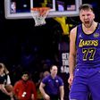 Videó: 31 pontot dobott születésnapján az NBA-sztárjátékos