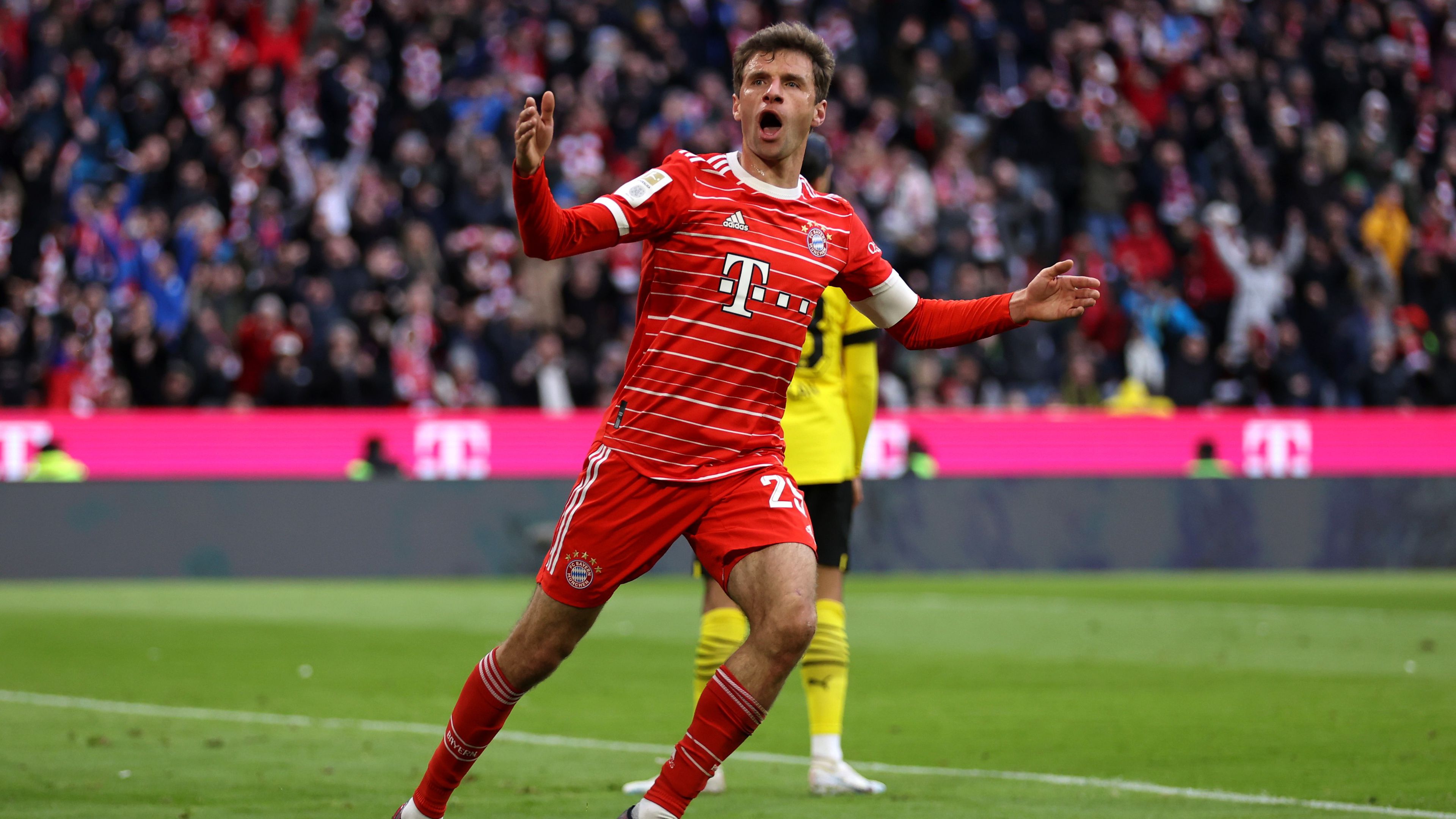 Thomas Müller duplázott, a címvédő gálázott a Borussia Dortmund ellen