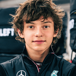 F1-hírek: Az új Verstappen? 17 éves versenyző a Mercedes autójában