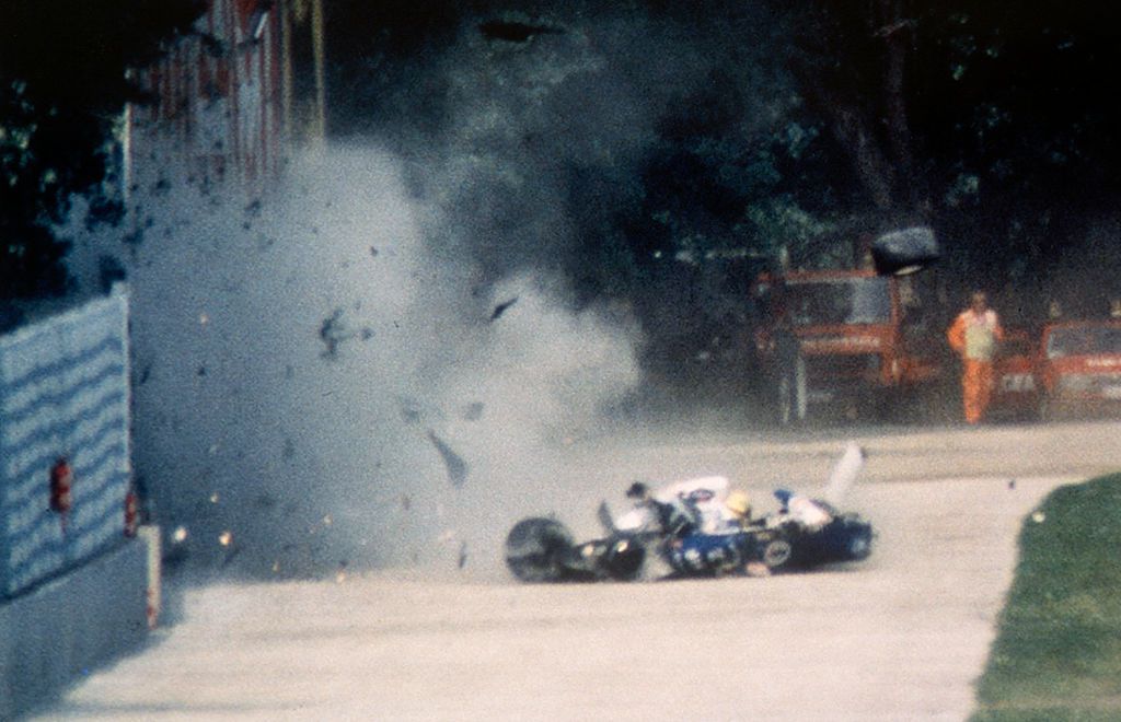 Senna az ütközés következtében több, egyenként is halálos sérülést szenvedett (Fotó: Getty Images)