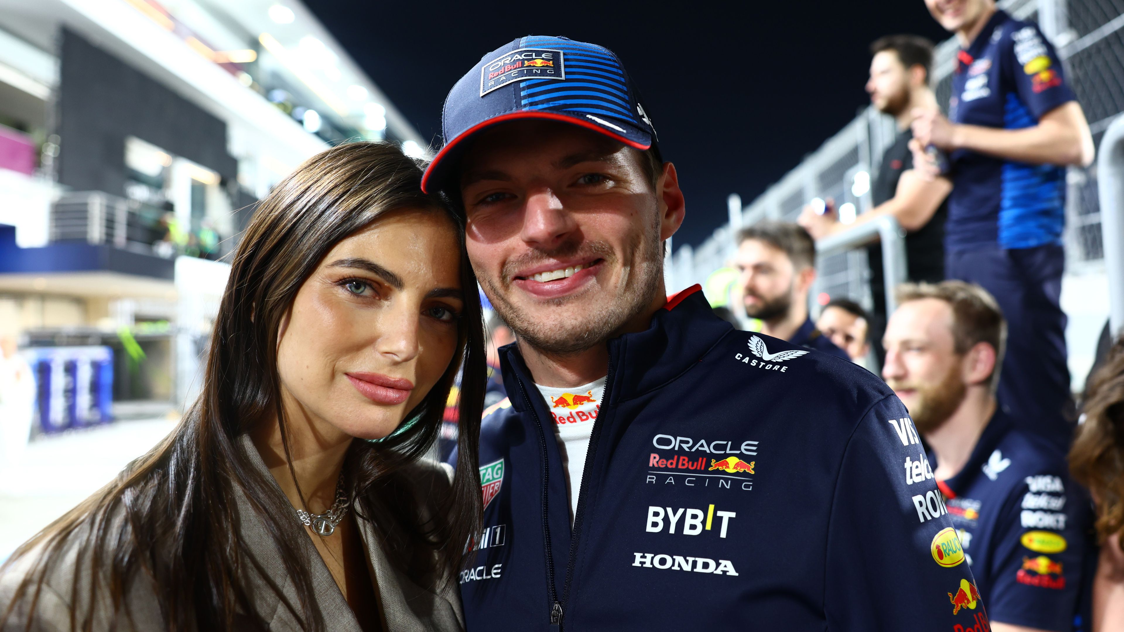 Max Verstappen gyermeke születése miatt nem utazott el Miamiba