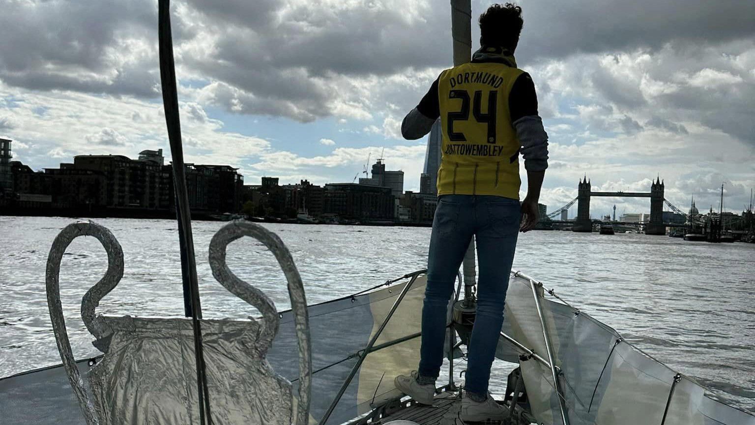 Rajongás tűzön-vízen át: Londonig vitorláztak a Dortmund hívei