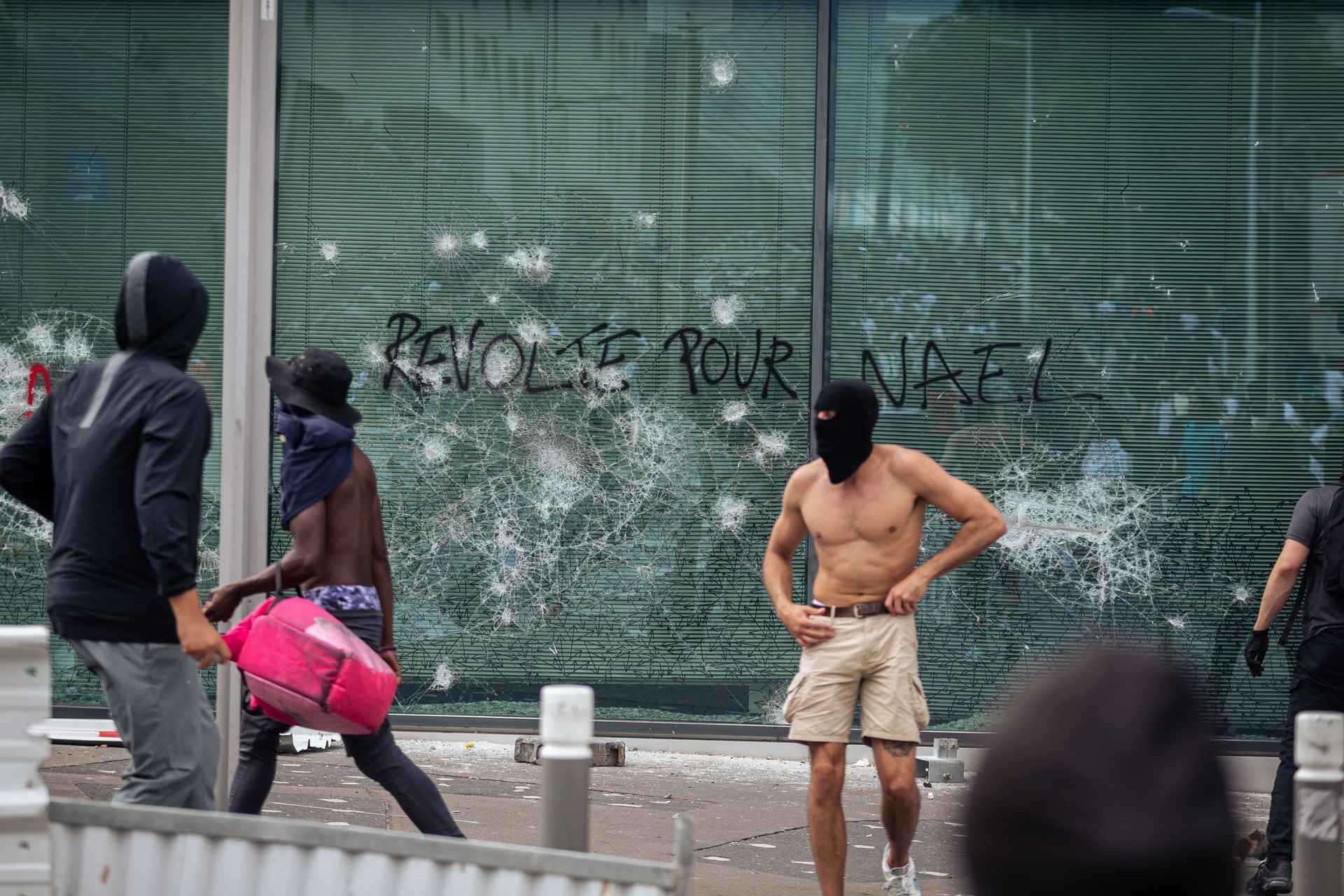 „Fellázadunk Nahelért” – napok óta folynak a zavargások Franciaországban (Fotó: Getty Images)