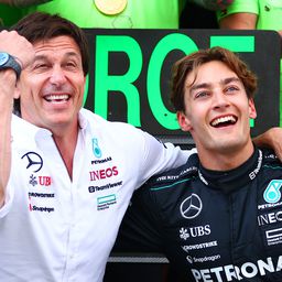 Russell majdnem karambolozott, miután Toto Wolff bekiabált a rádiójába