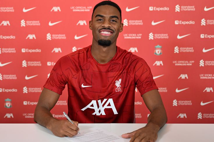 A Bayern Münchentől igazolt a Liverpool – hivatalos