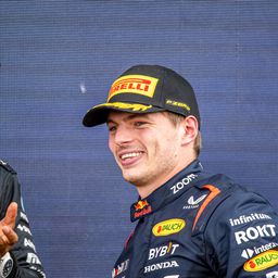 Keményen beszólt Verstappennek Lewis Hamilton