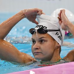 Száraz hetedik, Pap nyolcadik az uszodában