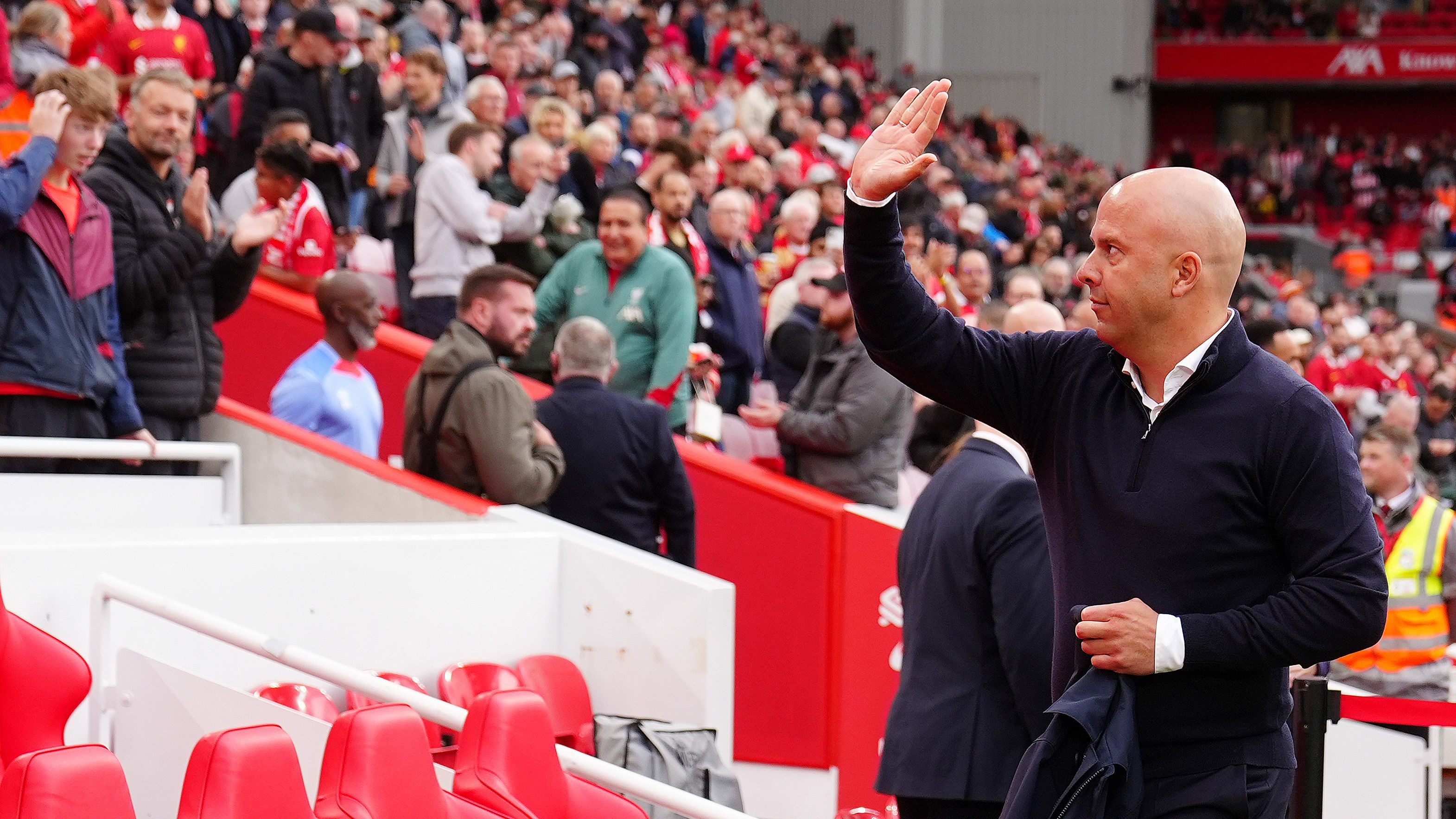 Arne Slot bosszút állna a forduló rangadóján – Szoboszlaiék a Manchester United ellen lépnek pályára