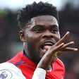 Óriási bombagóllal szerzett vezetést az Arsenal a Spurs ellen – videóval
