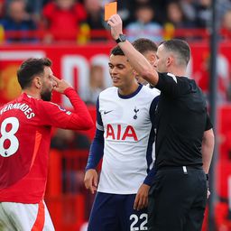 Tévedett a bíró? Mégsem tiltják el a Man. United csapatkapitányát
