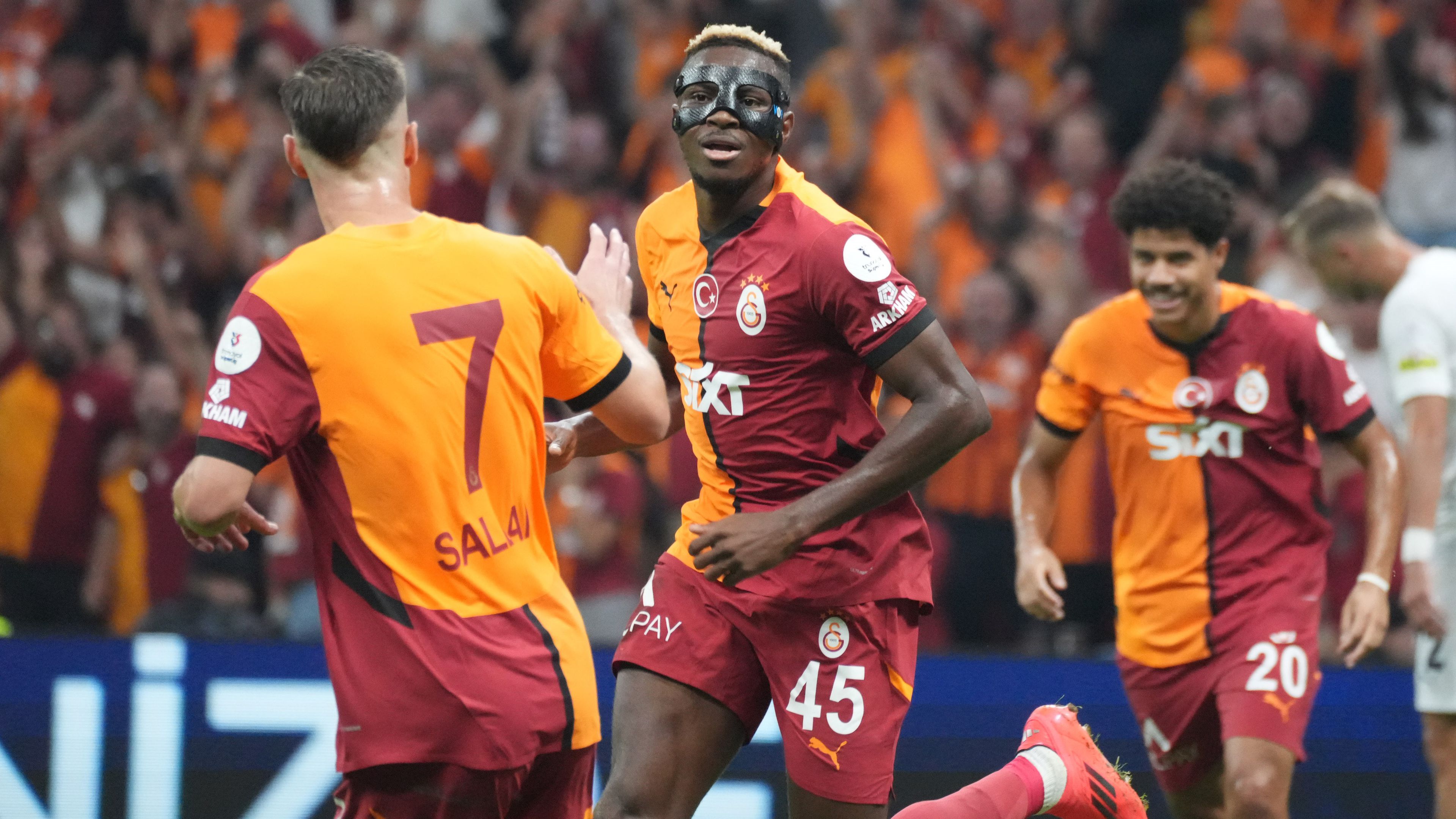 Sallai mellett a Galatasaray százmilliós csatára is megsérült